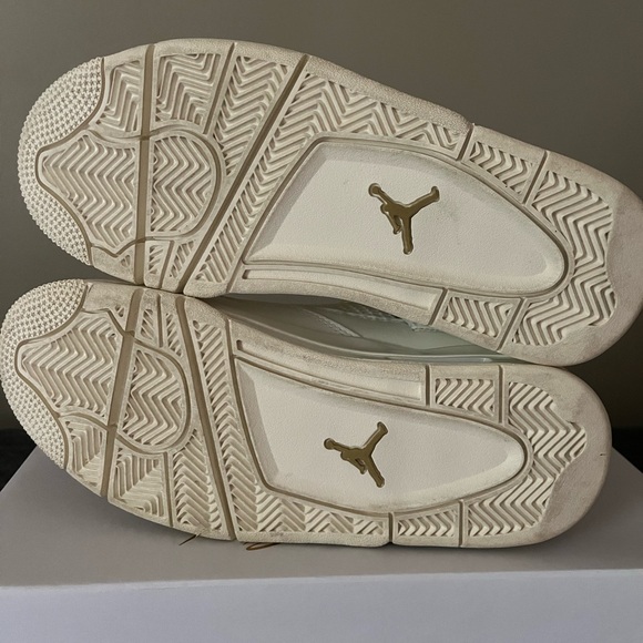 Nike Air Retro 4, Women’s 7.5, like new-barely worn - Picture 4 of 4